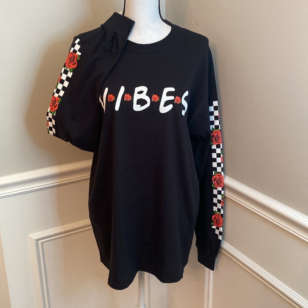 Rue 21 Long Sleeve T-shirt size large new tee vibes